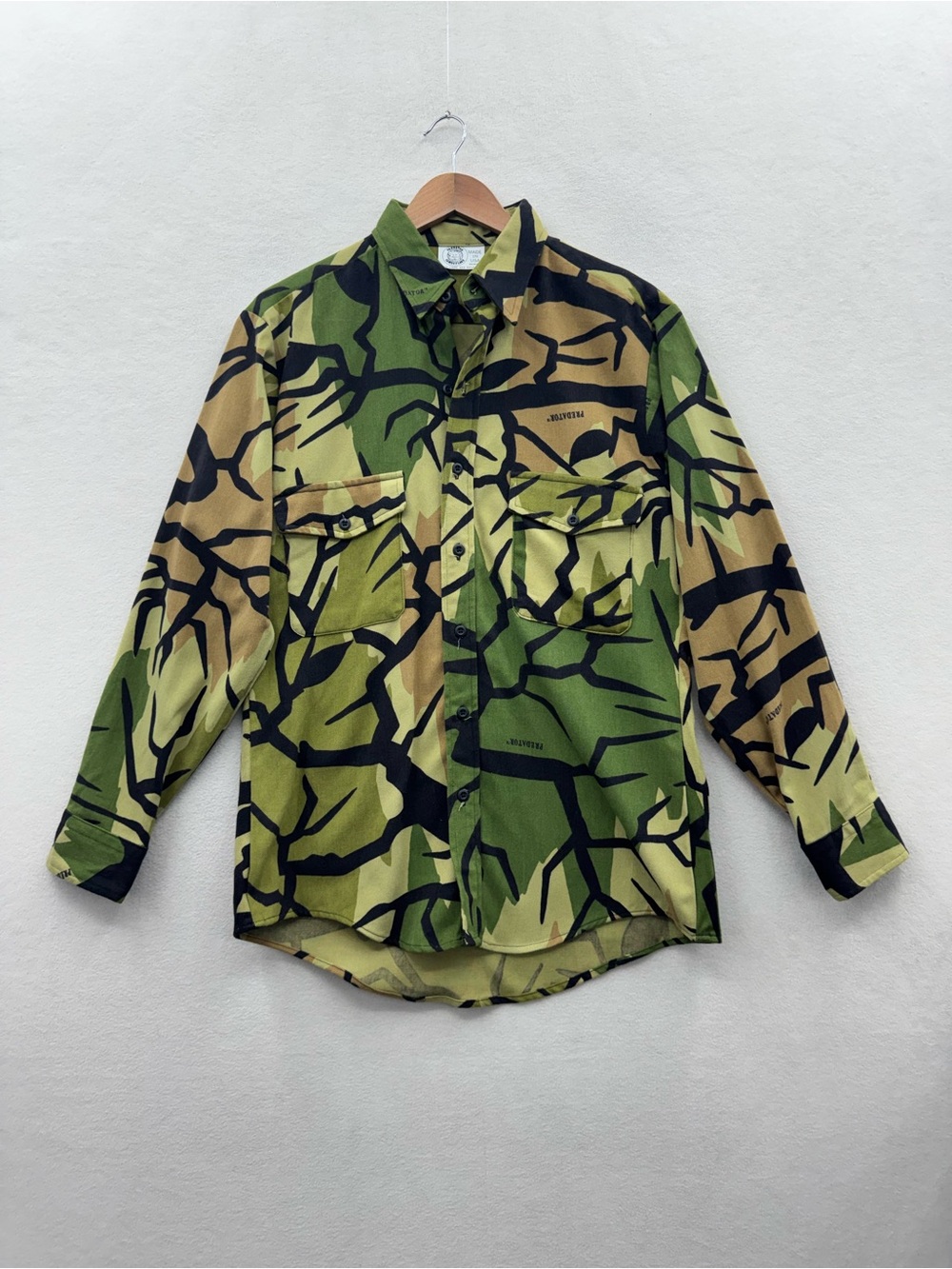 Vintage Predator Camo Shirt Mens Medium Button Up Hunting Long Sleeve USA 90s